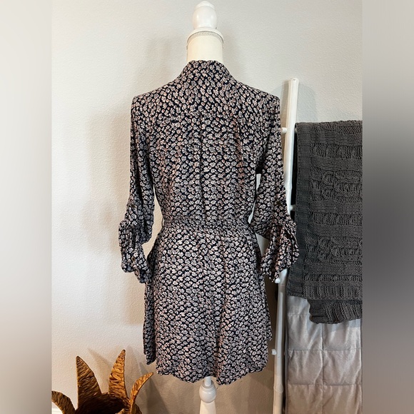 Angie 3/4 Sleeve Neutral Floral Dress w Pockets - Picture 3 of 11